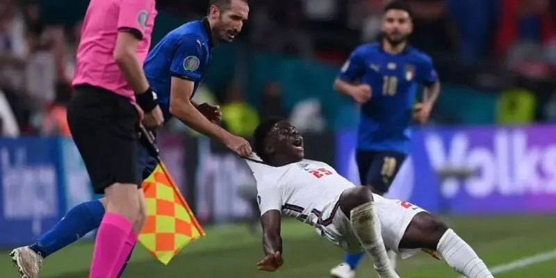 Tẩy Thẻ Là Gì? Các Pha Tẩy Thẻ Nổi Tiếng Trong Bóng Đá 3 Tính chất của việc tẩy thẻ gây ra nhiều sự tranh luận